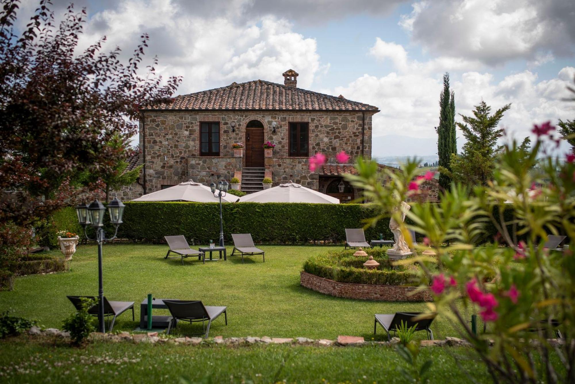 Poggio Paradiso & Resort Montefollonico